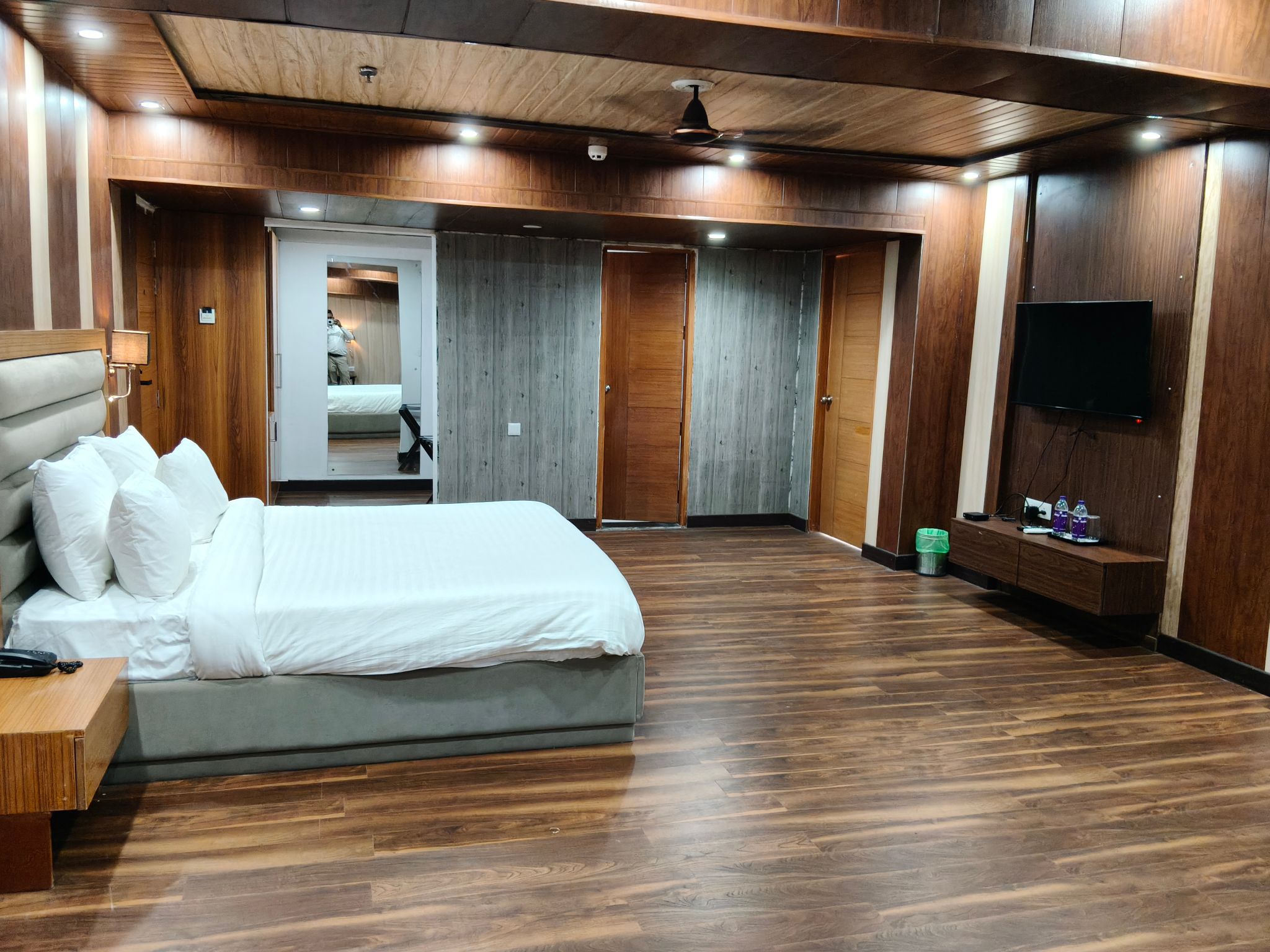 Clarks Inn Express, Raj Nagar Extension, Ghaziabad Suite Room 2