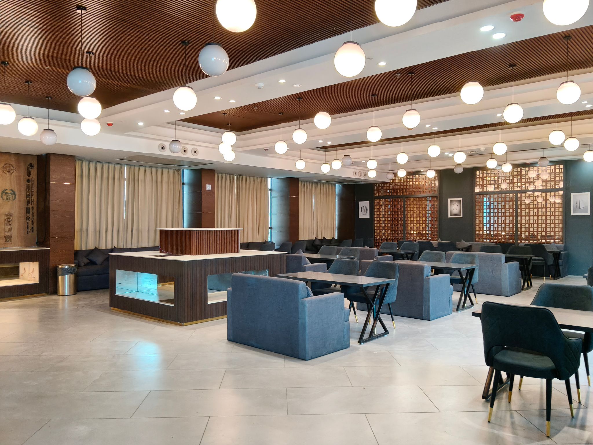 Food & Dining