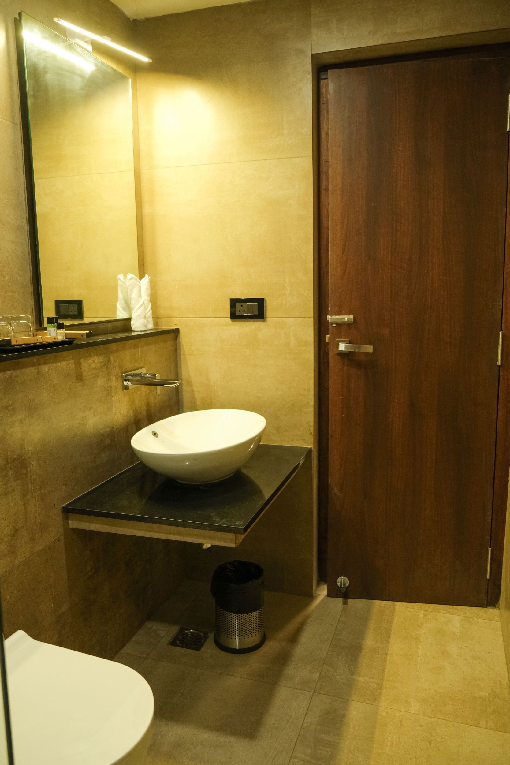 PK Square Hotel Deluxe King 4