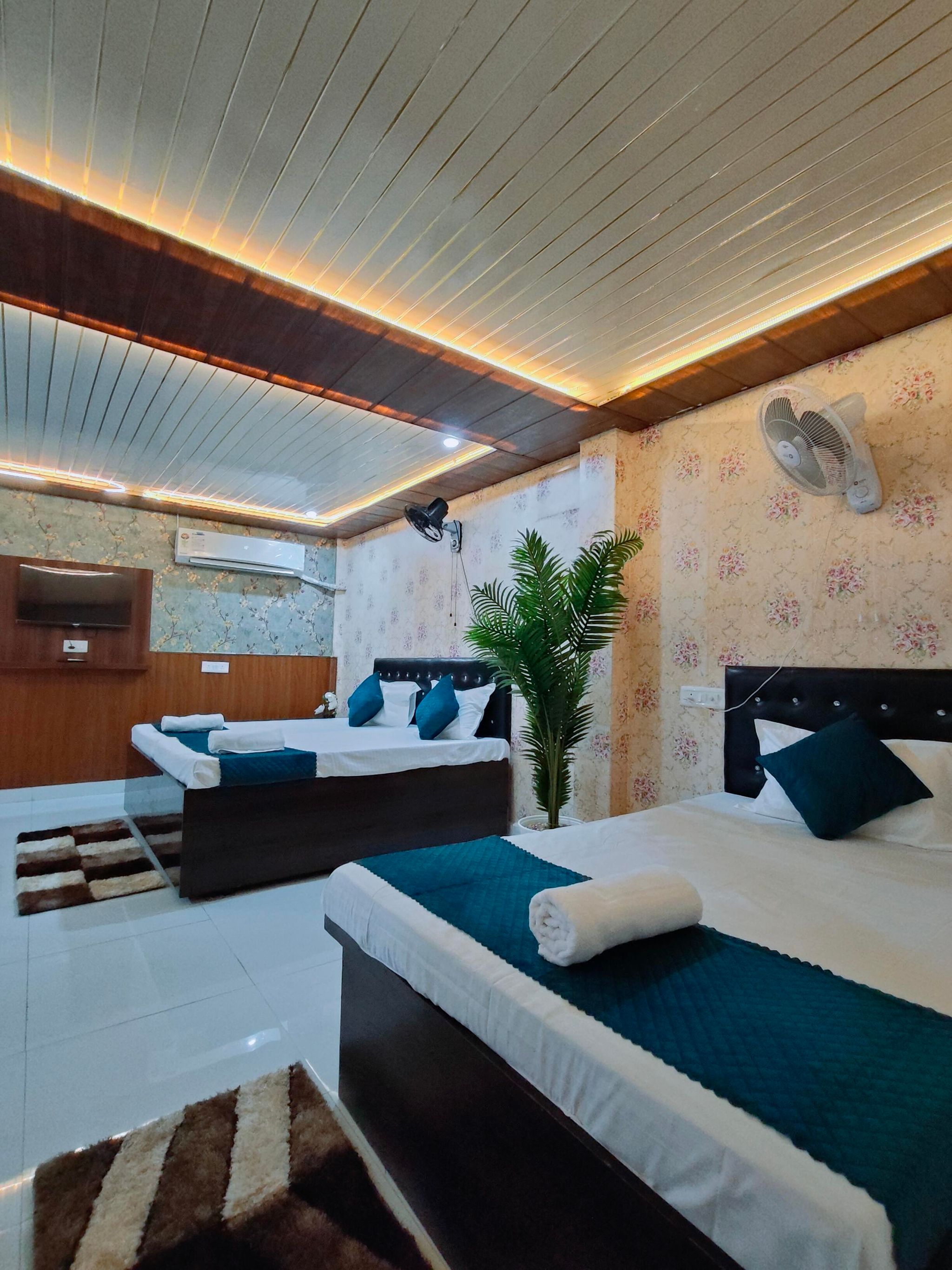 Deluxe rooms with Ghat View