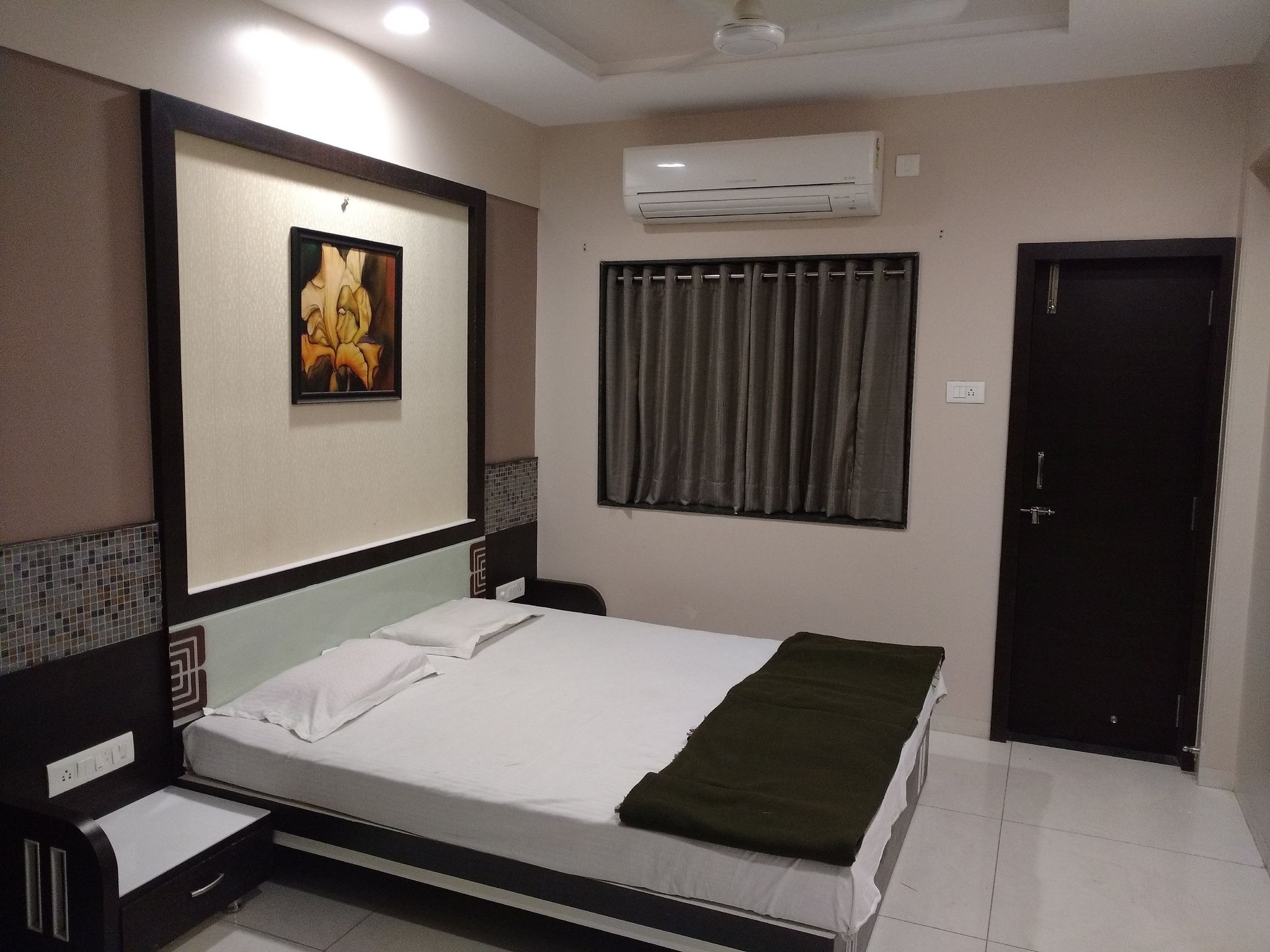 Twin Bed Deluxe Room A.C