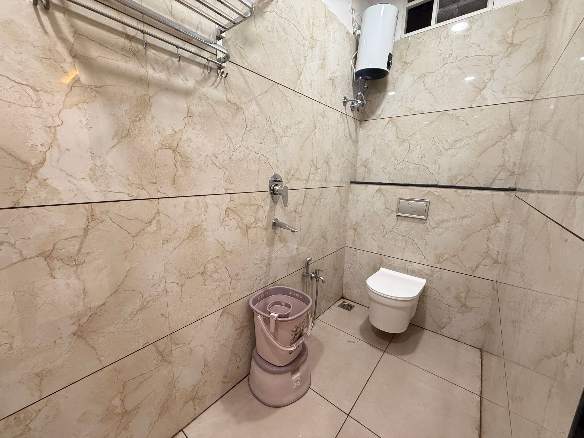 Hotel Kusum Kunj Deluxe Room 6