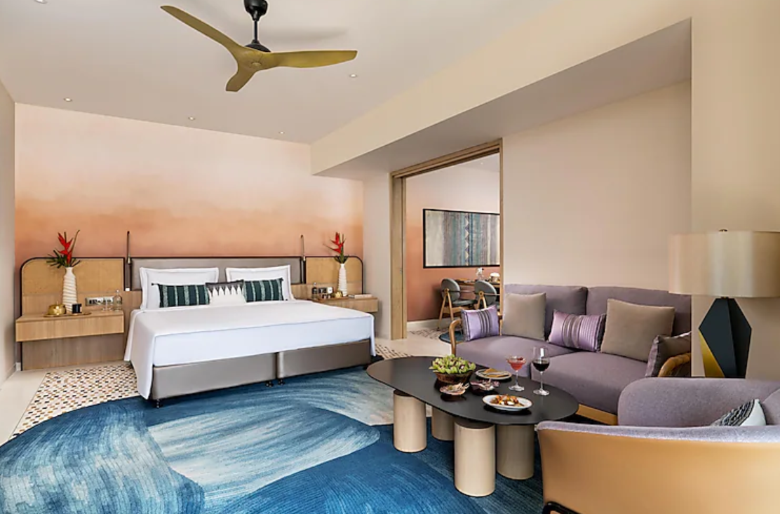 Luxury Suite Sea View King Bed with Balcony