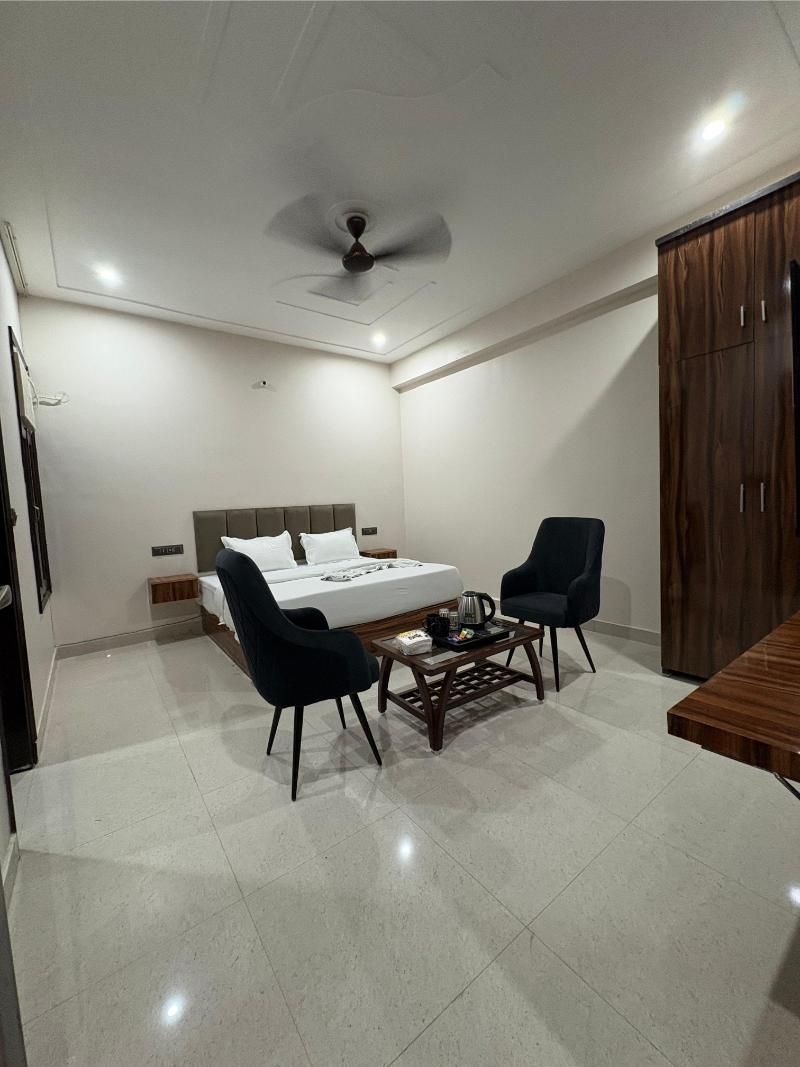 Deluxe With Balcony Room