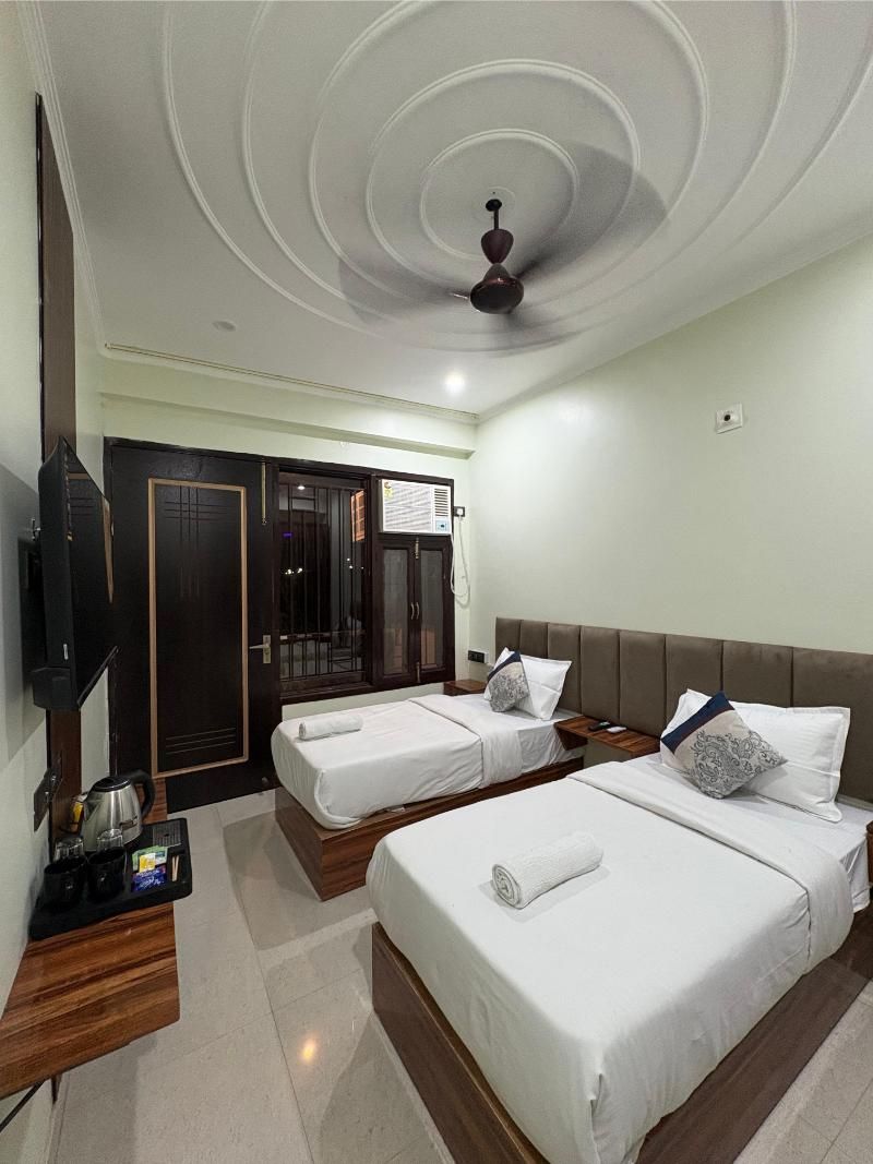  Deluxe Twin Bed With Balcony Room 