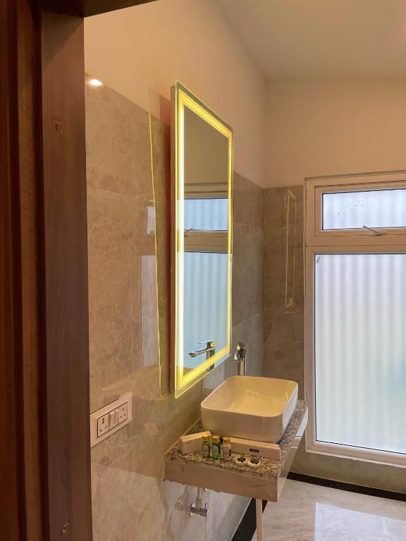 The VIAVARANASI Resort Superior Studio room 5