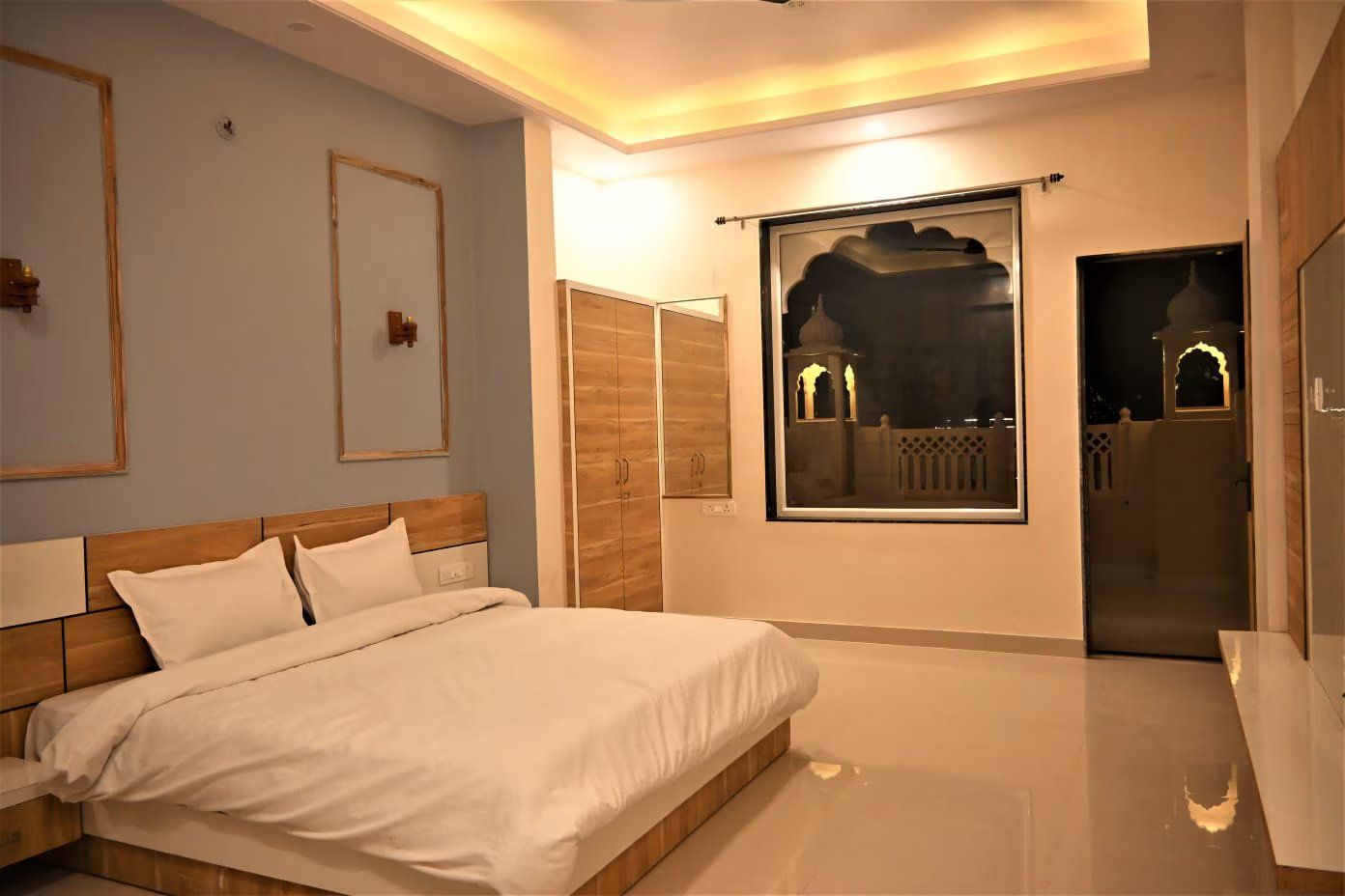  Vansh Palace Super Deluxe Room 2