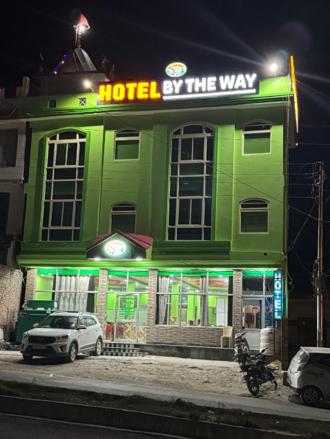Hotel By The Way 