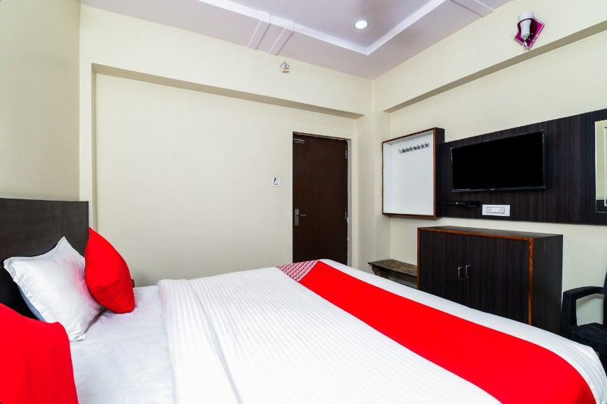 Hotel Haripriya Deluxe Room  5