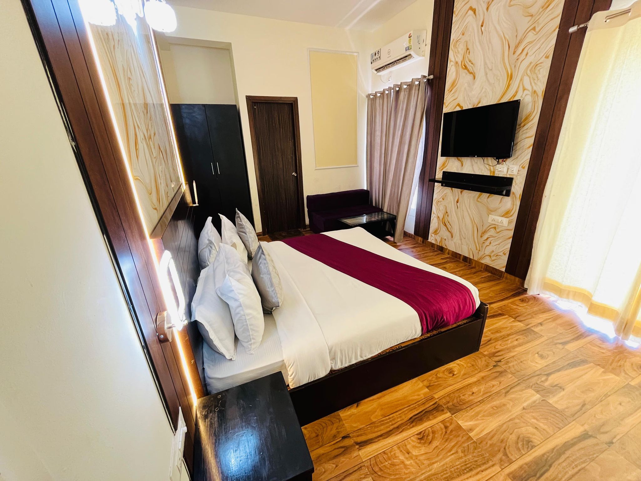 City Vista Deluxe Room