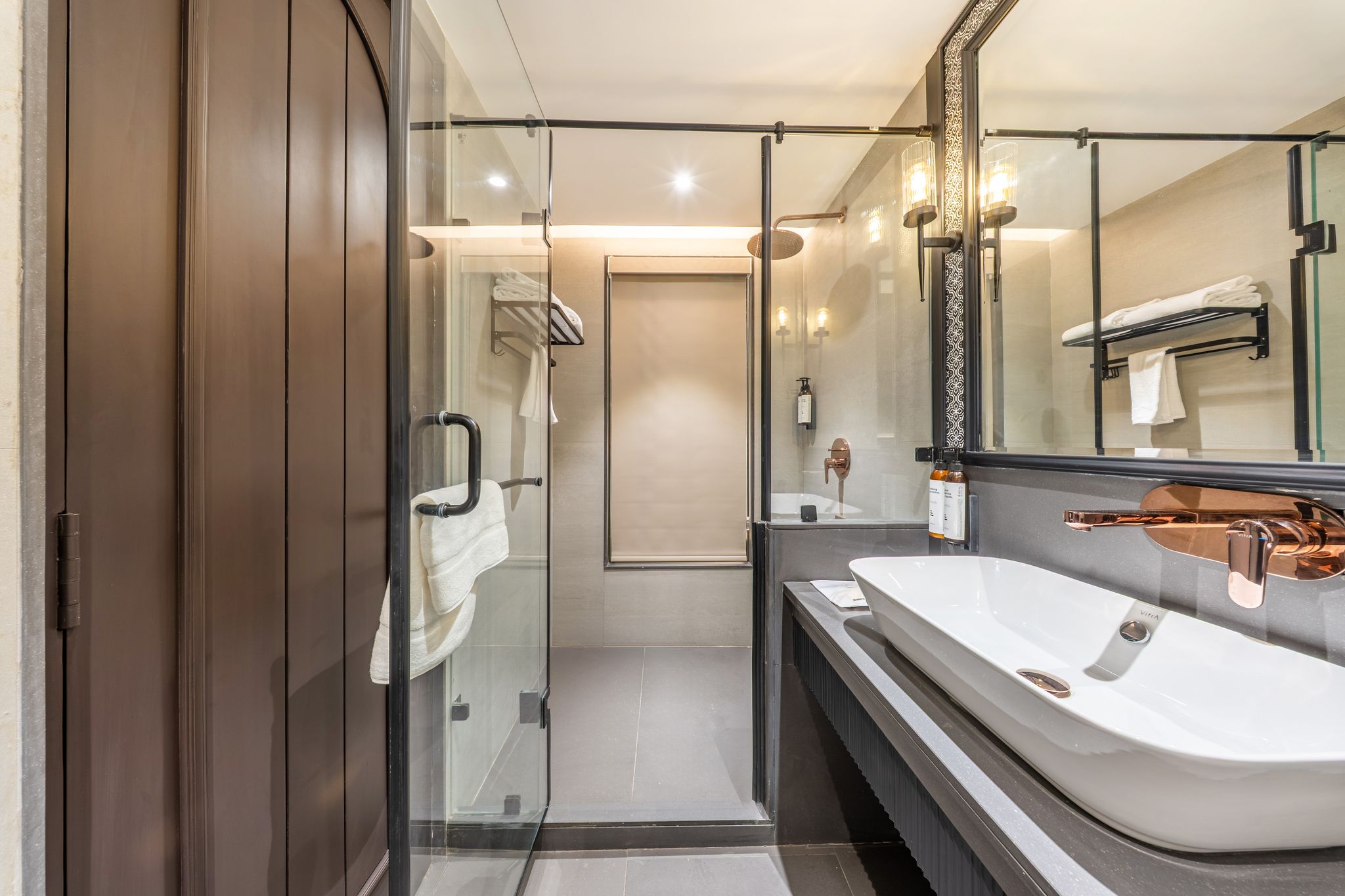 Medalio Signature Chandigarh Zirakpur Standard Room with In-Room Safe 7