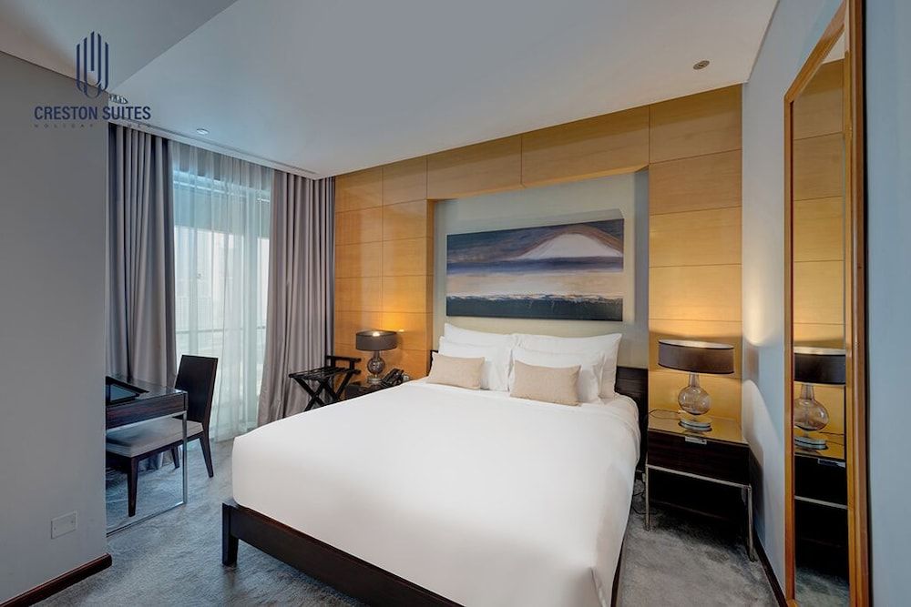Downtown Luxury 1BR  Mall View, Pool, Parking E