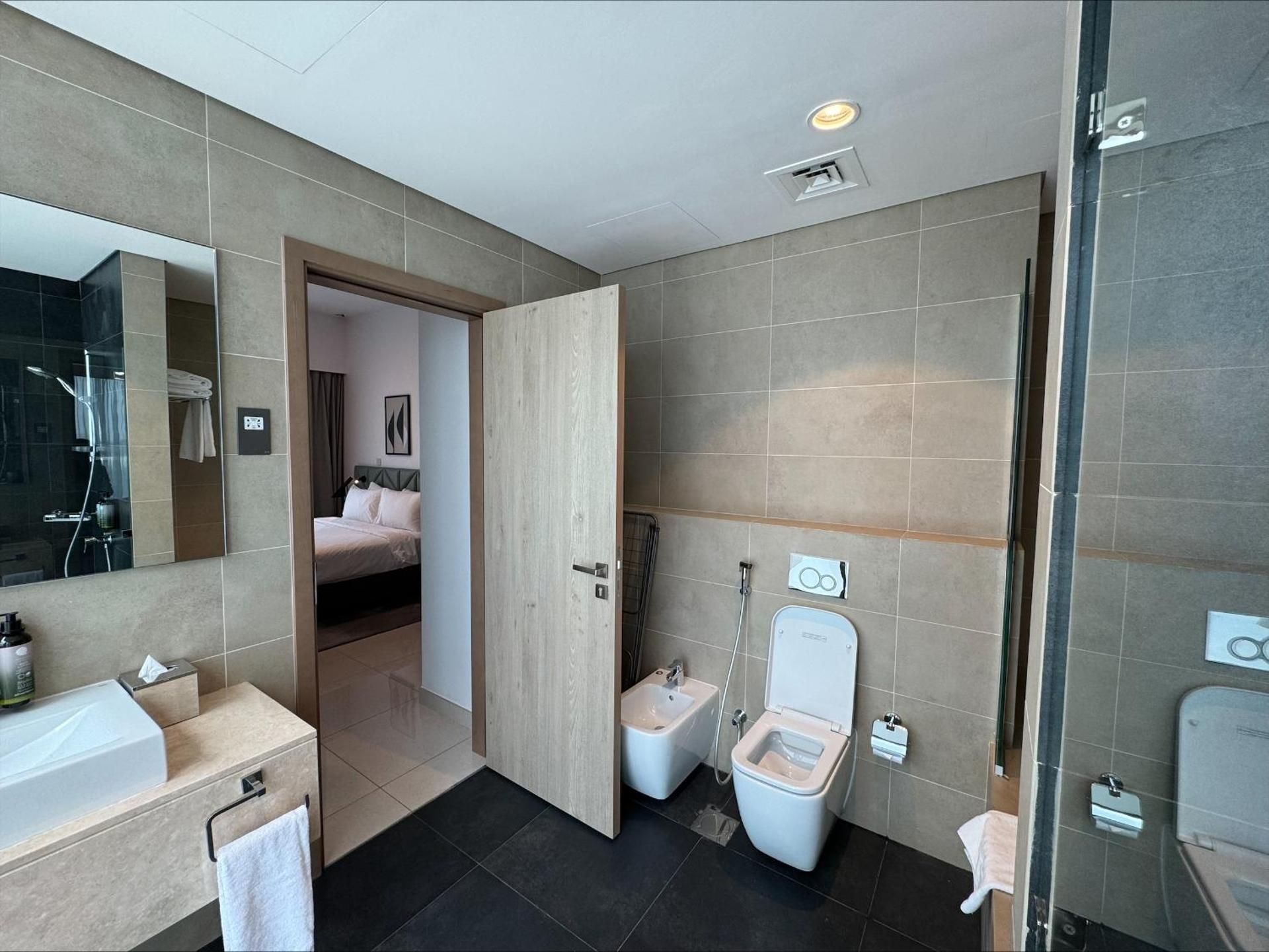 Two Bedroom Sea view Queen and Twin Beds