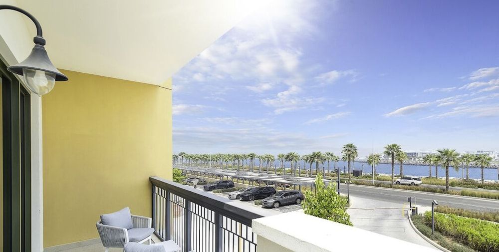 LUX The Elegant Sea View Suite