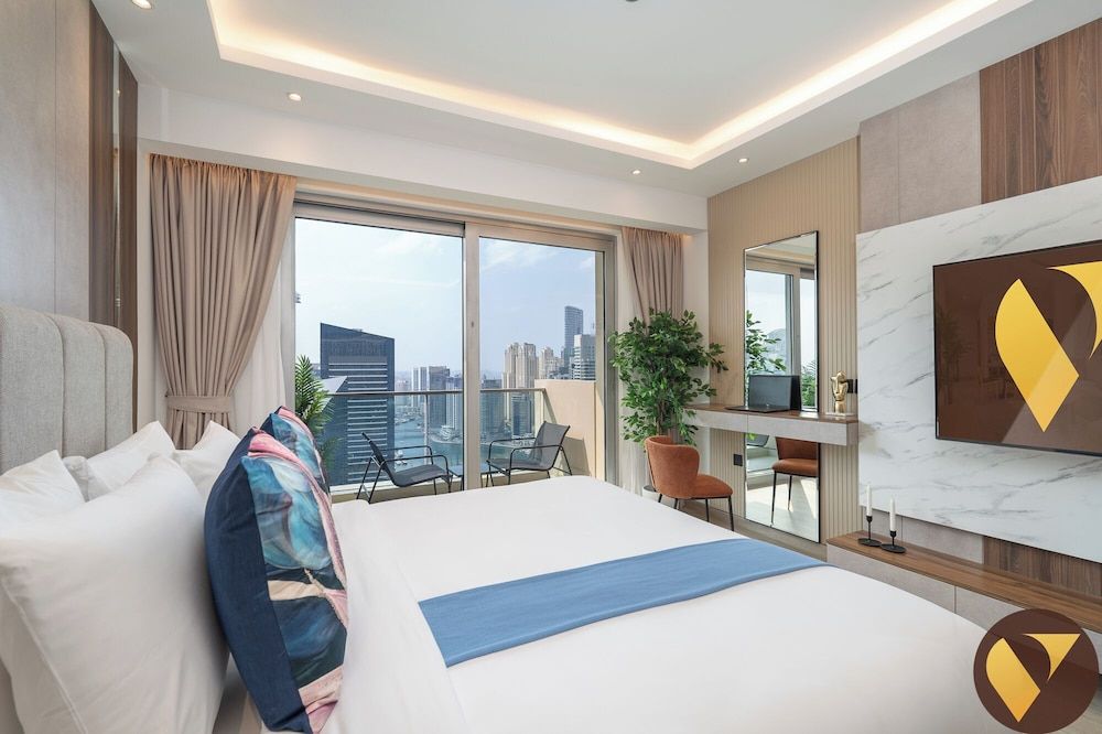 JW Marriott Marina Mall Access & Views