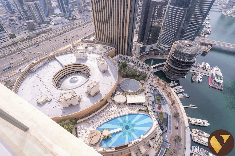 JW Marriott Marina Mall Access & Views