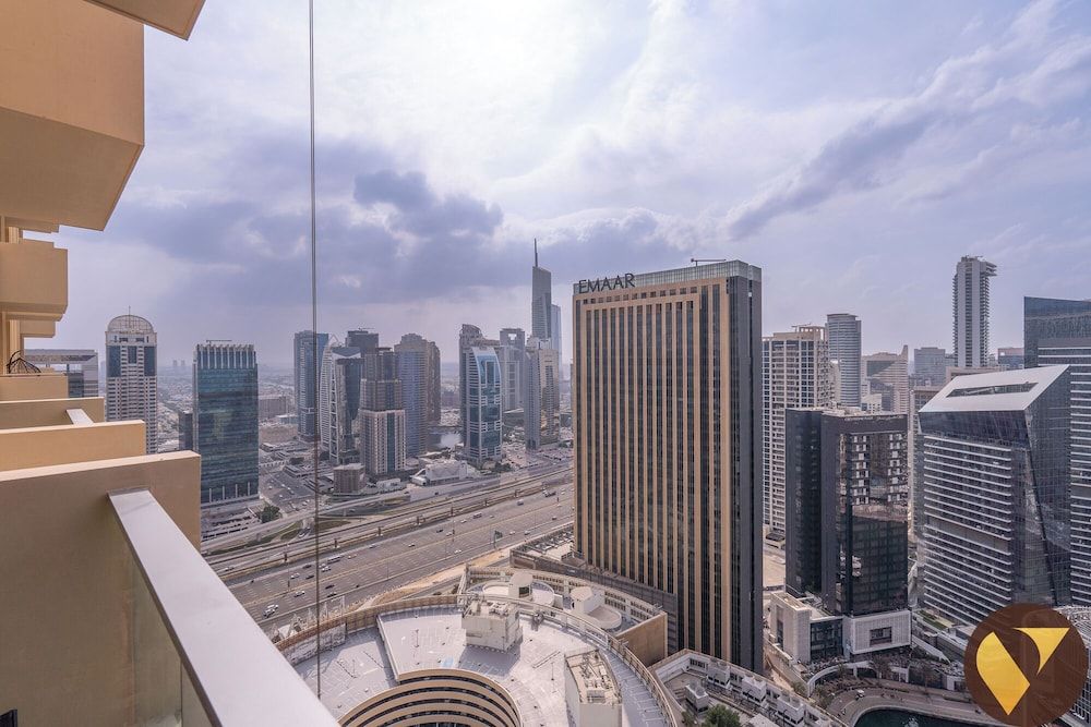JW Marriott Marina Mall Access & Views