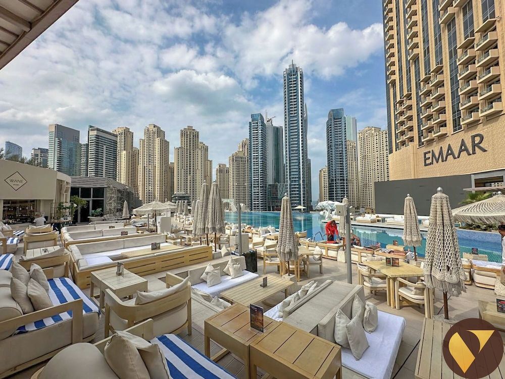 JW Marriott Marina Mall Access & Views