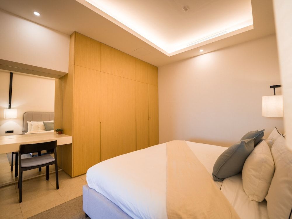 Studio, Pool Access, Sea Facing