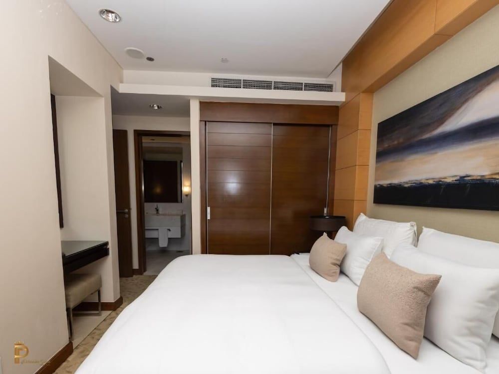 Elevated One-Bedroom Apartment (Dubai Mall)
