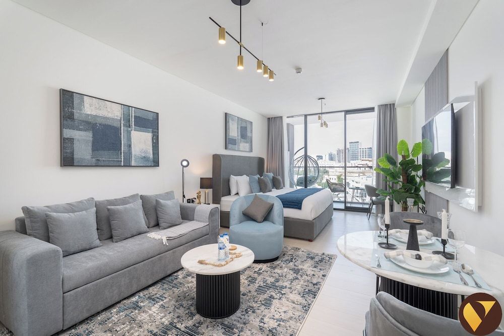 Luxury Studio, Balcony, City View