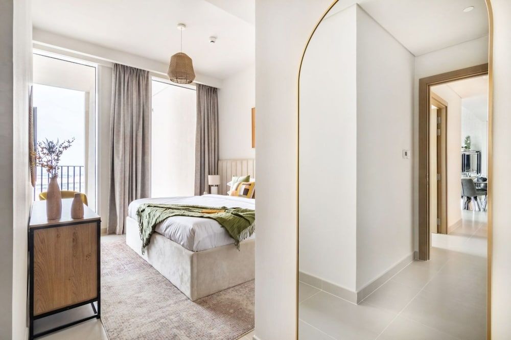Luxury 2BR at Harbour Gate