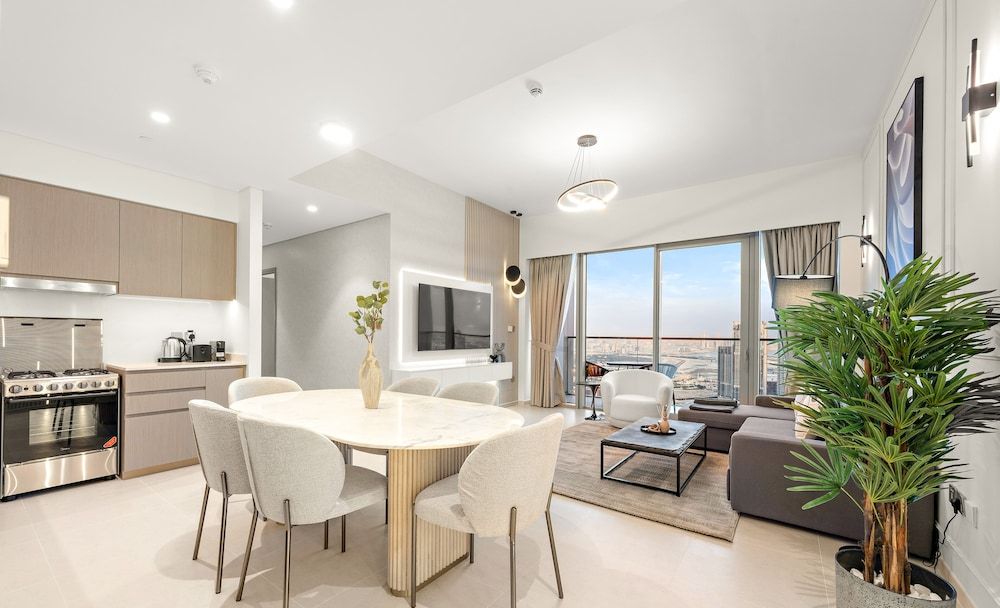 SML Vacation Homes - Sky High Apartments with Burj Khalifa and Dubai Fountain Views @ Grande Signature, Downtown Dubai Two Bedroom Two Bathroom Sky High Apartment with Burj Khalifa & Dubai Fountain Views 16