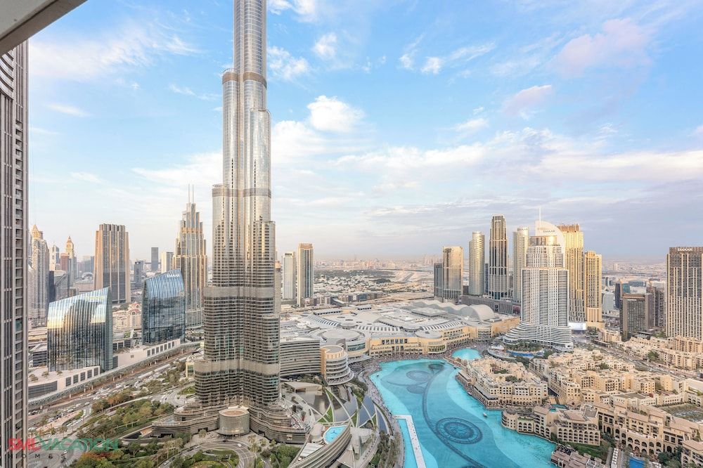 SML Vacation Homes - Sky High Apartments with Burj Khalifa and Dubai Fountain Views @ Grande Signature, Downtown Dubai Two Bedroom Two Bathroom Sky High Apartment with Burj Khalifa & Dubai Fountain Views 12