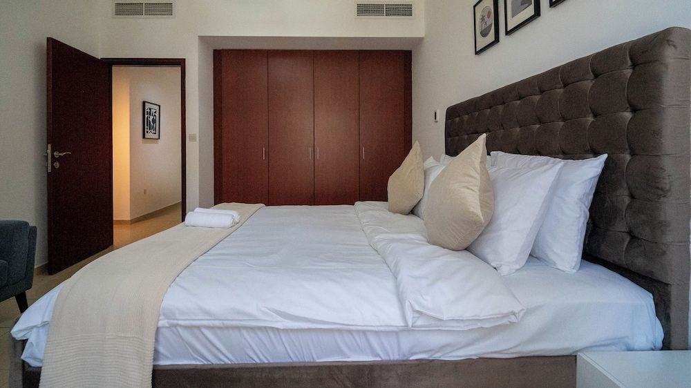 Phaedrus Living JBR Jewel Sadaf Tower