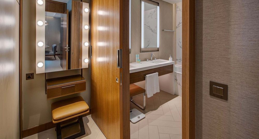 Creston Suites Address Opera Residences T2