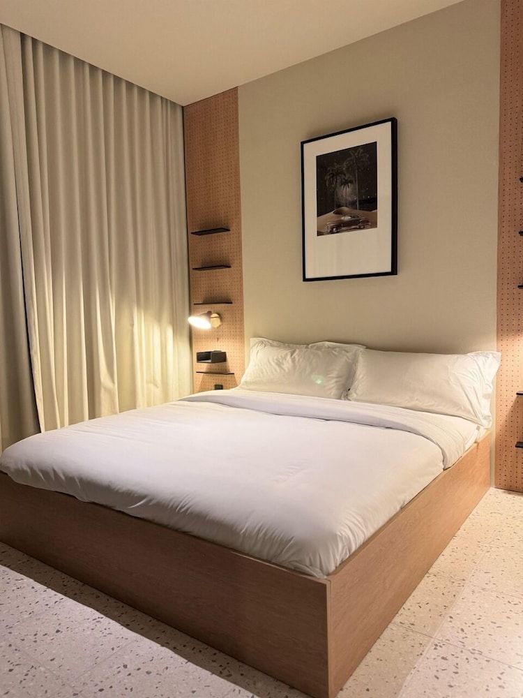 Executive Apartment, 1 Bedroom, Partial Sea View