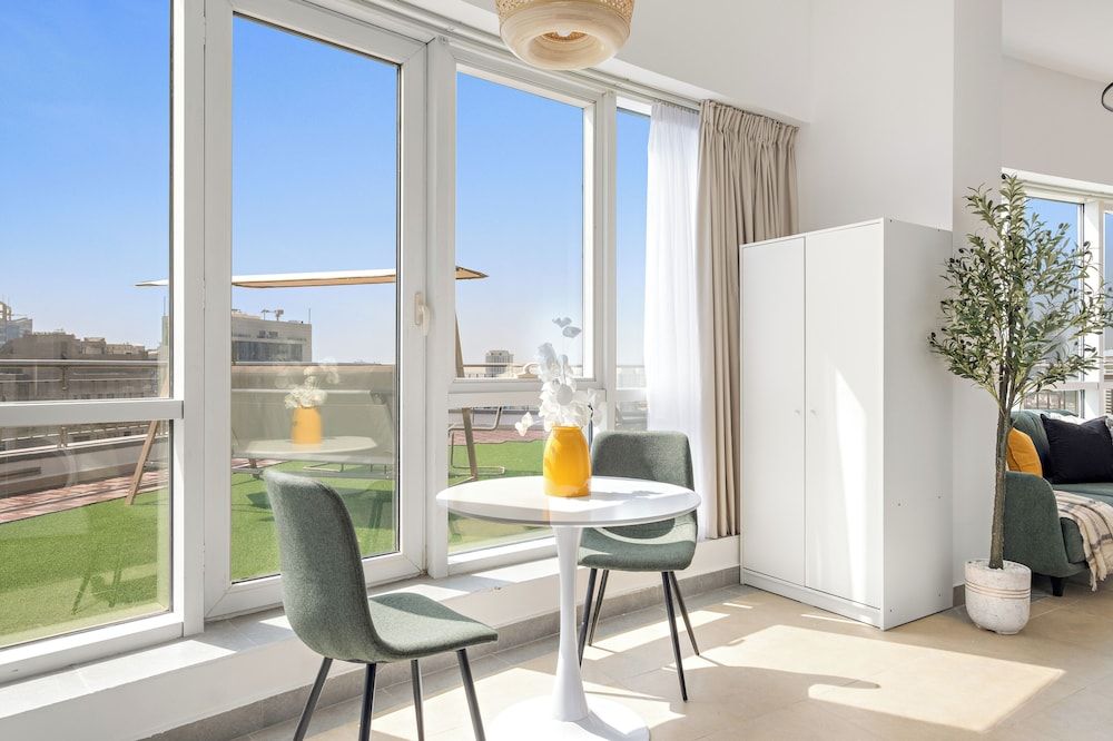 Silkhaus Madison Residency Club Studio, Balcony, City View 8