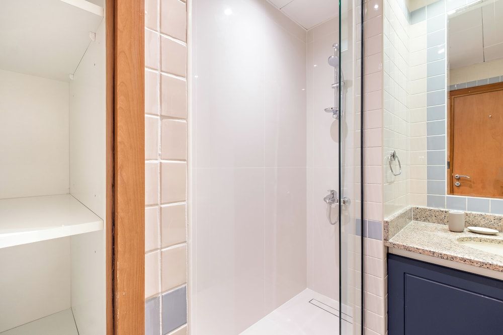 Silkhaus Madison Residency Club Studio, Balcony, City View 7