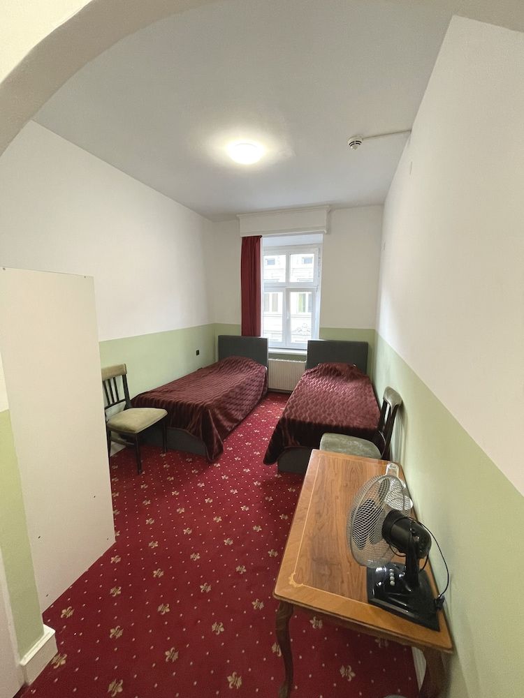 Economy Twin Room