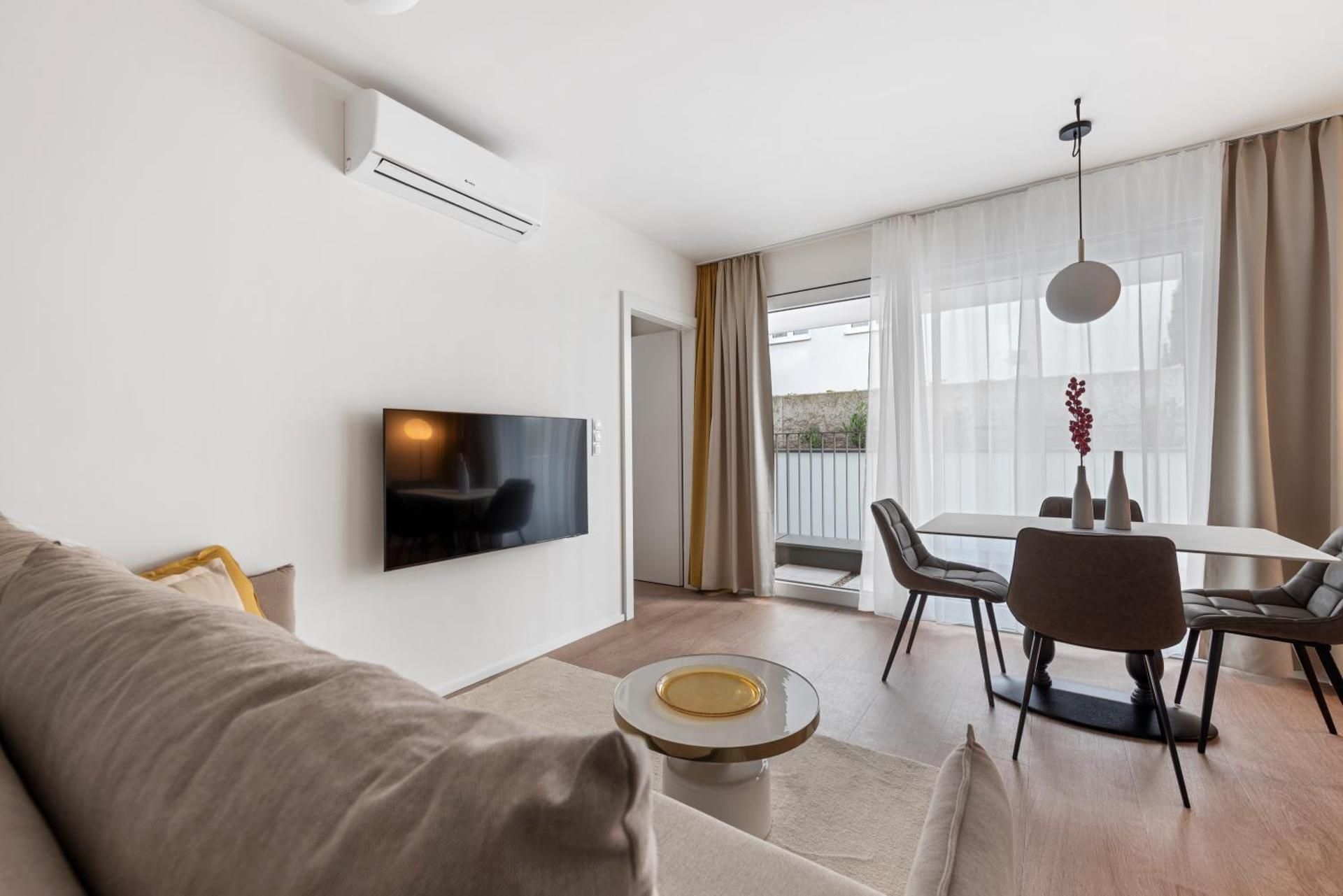 One-Bedroom Apartment