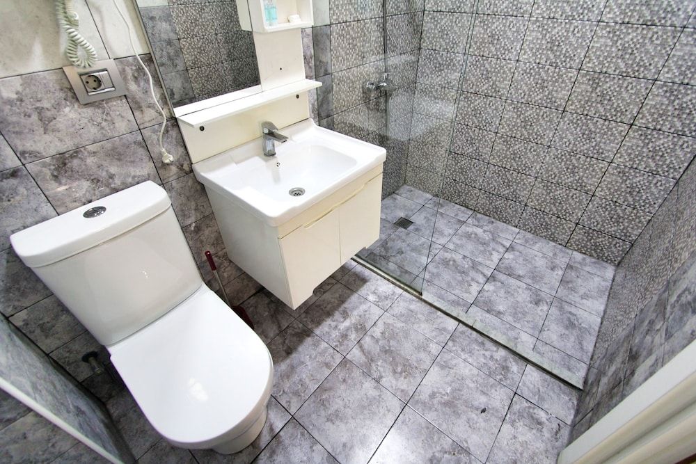 Pilot Inn Hotel Baku Standard Double Room, 1 King Bed, City View 18