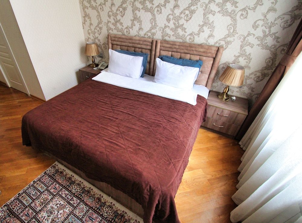 Pilot Inn Hotel Baku Standard Double Room, 1 King Bed, City View 11