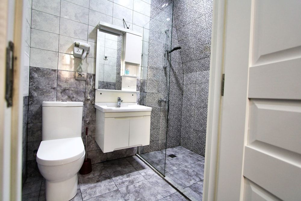 Pilot Inn Hotel Baku Standard Double Room, 1 King Bed, City View 19