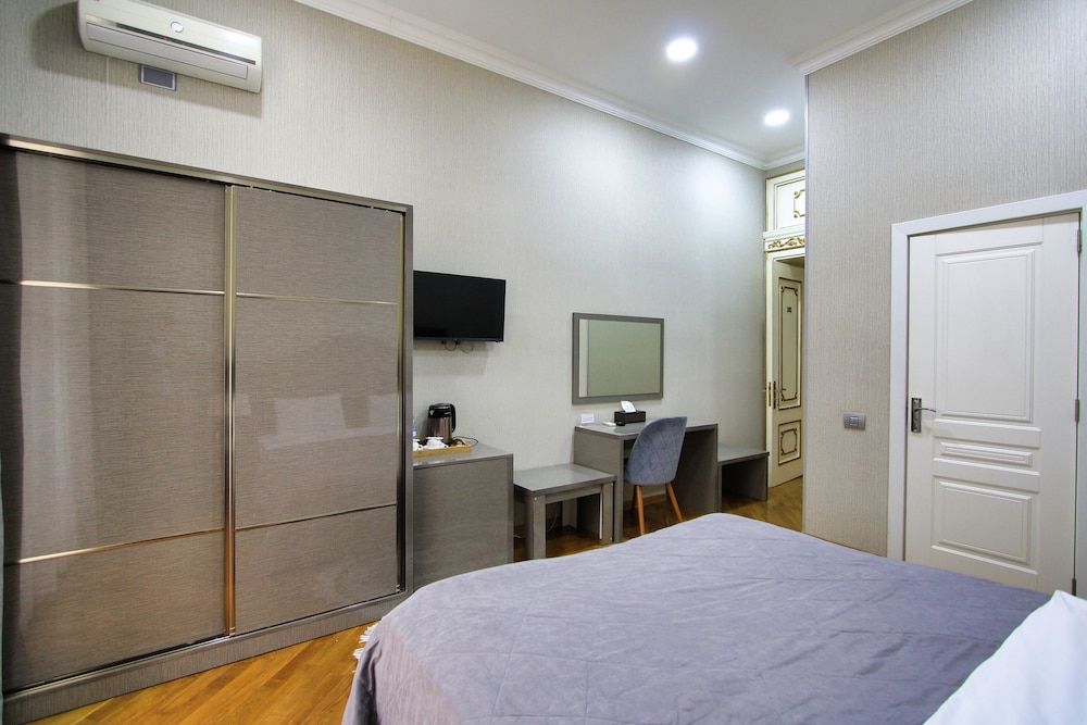 Pilot Inn Hotel Baku Standard Double Room, 1 King Bed, City View 31