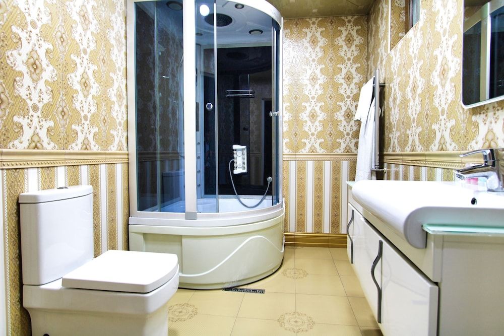 Pilot Inn Hotel Baku Standard Double Room, 1 King Bed, City View 25