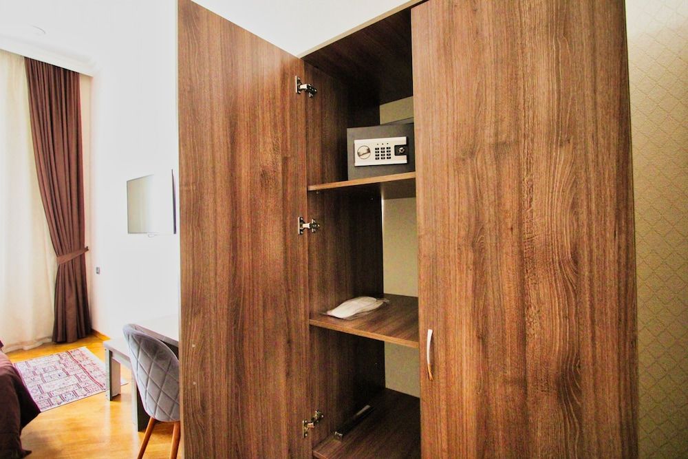 Pilot Inn Hotel Baku Standard Double Room, 1 King Bed, City View 35