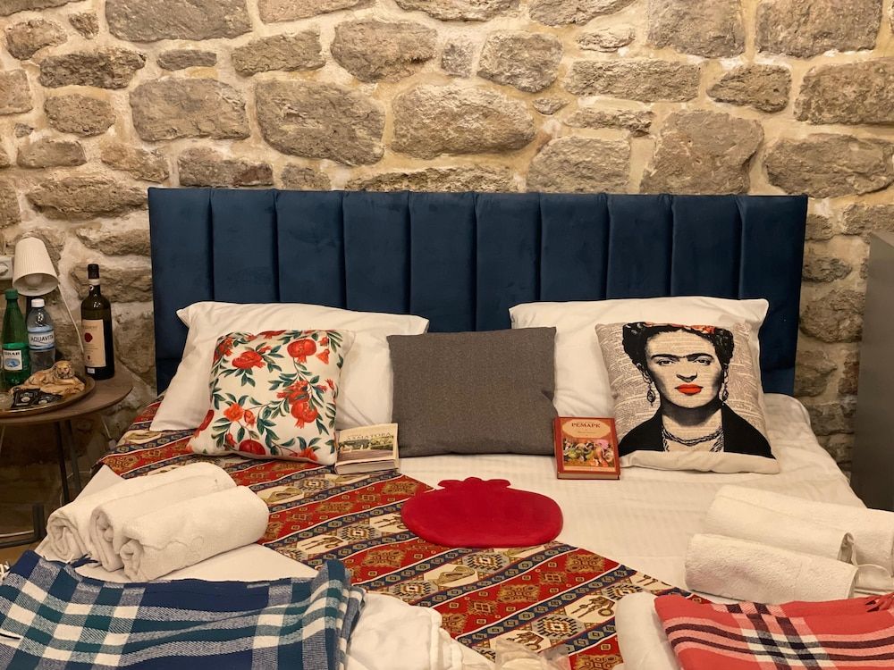 Old Rooms Hotel Standard Double Room 5