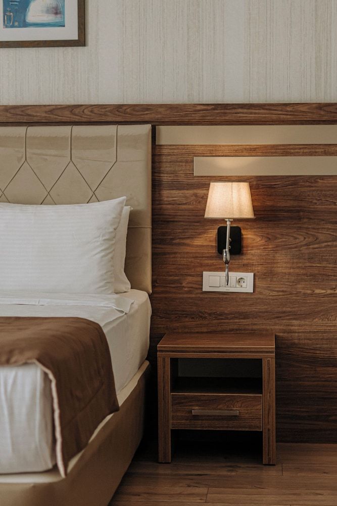 City Park Inn Baku Standard Double or Twin Room, City View 2