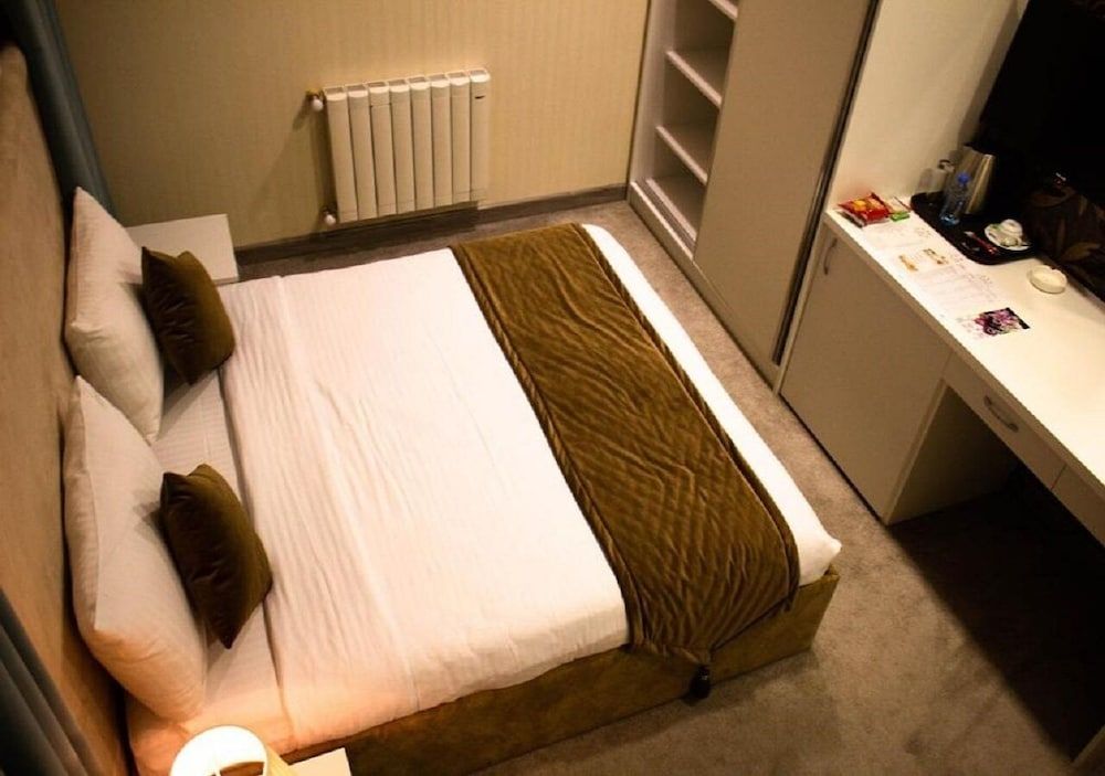 Sunday INN Hotel Double Room, City View 6