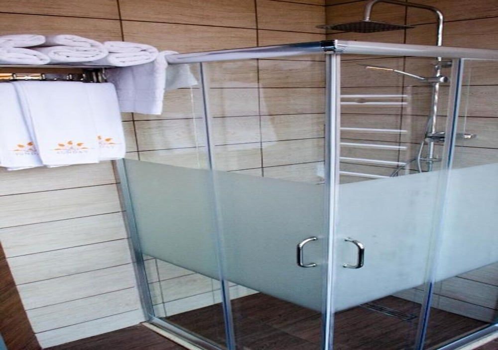 Sunday INN Hotel Double Room, City View 10