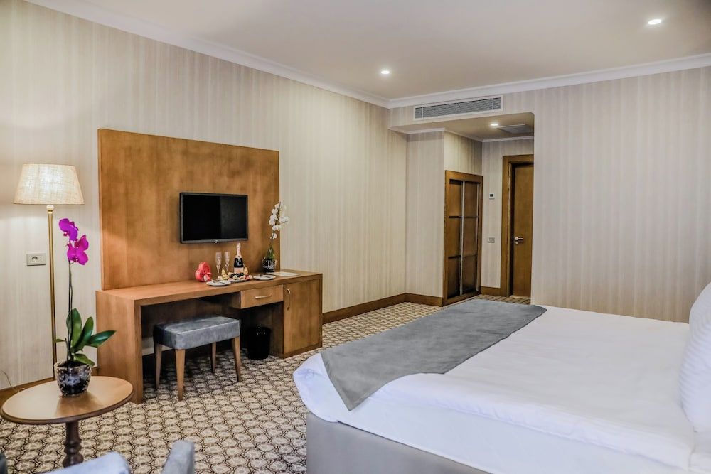 Economy Double Room, City View