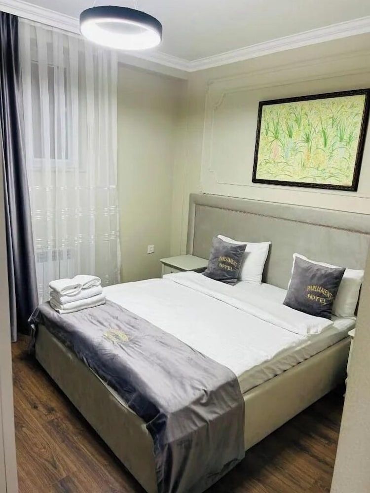 Parliament Palace Hotel Baku Standard Room, City View 6