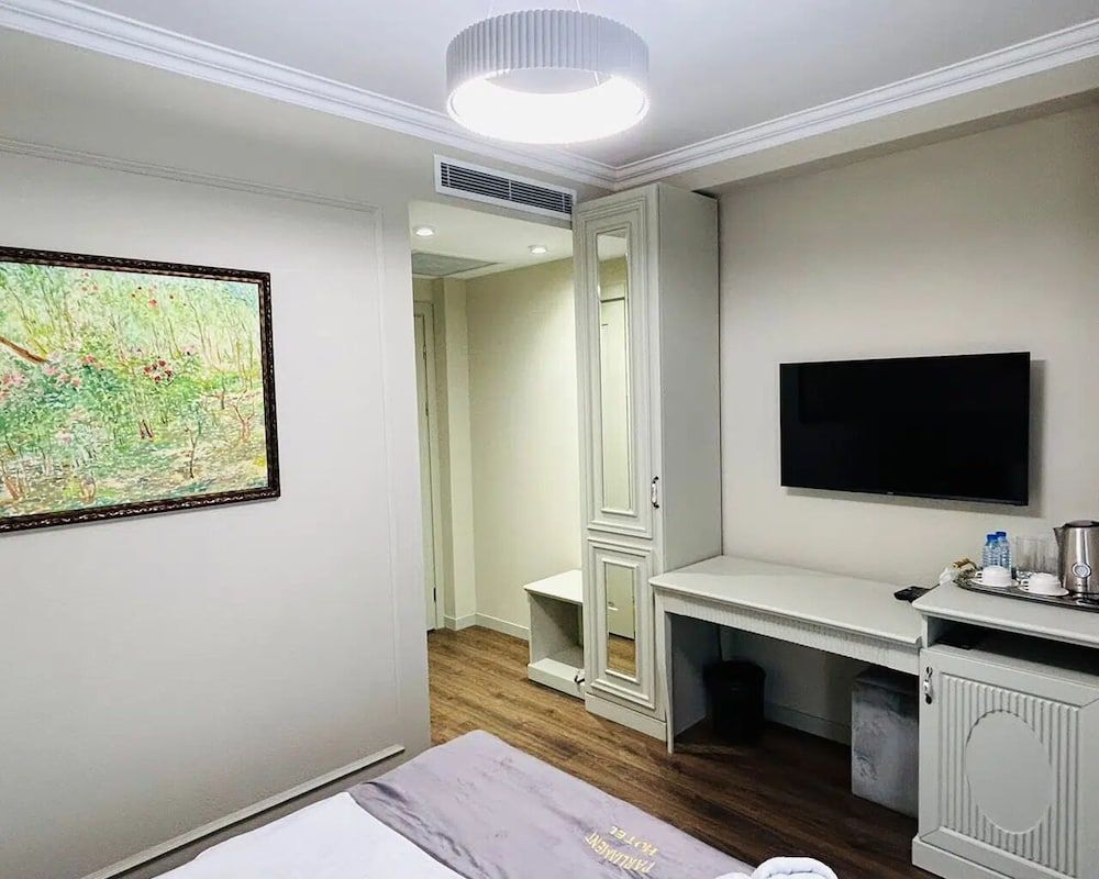 Parliament Palace Hotel Baku Standard Room, City View 19