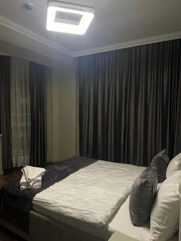 Parliament Palace Hotel Baku Standard Room, City View 3