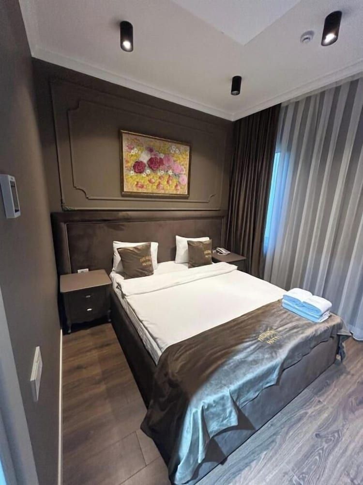 Parliament Palace Hotel Baku Standard Room, City View 4